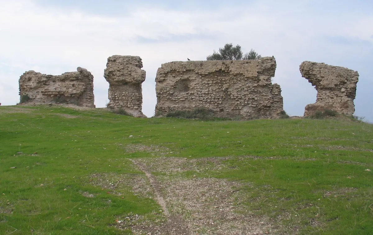 Ruins and greenery in Ashkelon National Park